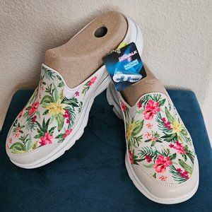 Sketchers Air-Cooled Memory Foam slip-ons